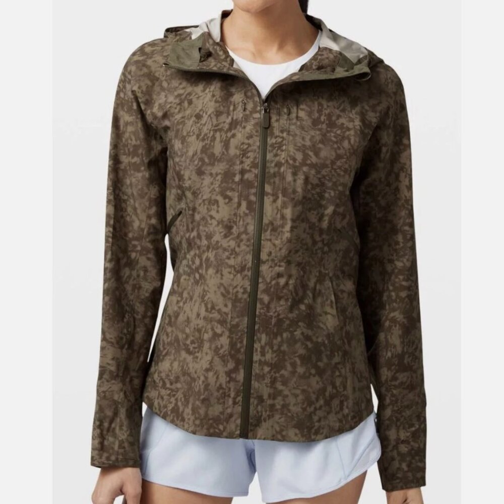 Lululemon Break a Trail Jacket NWOT 8 Summer Shade Olive Camo
